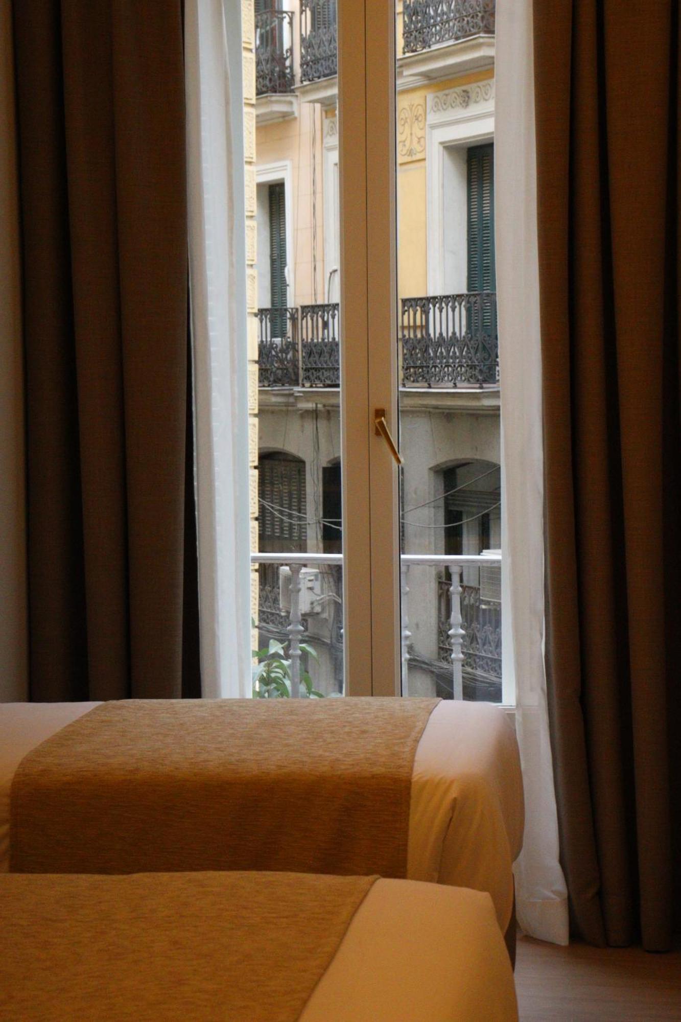 Hostal La Rua-Montera Madrid Exteriér fotografie